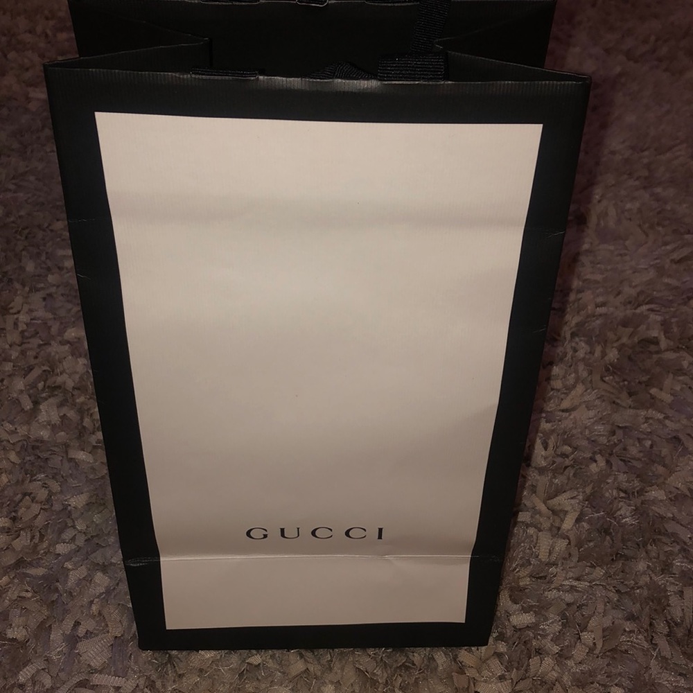 #shoppingbag #paperbag #bag #gucci #accessories